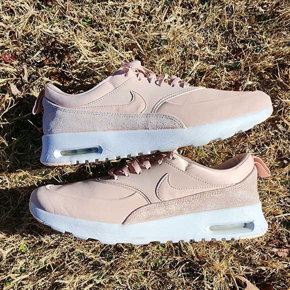 Nike Women's Air Max Thea Shoes - Picture 7 of 12